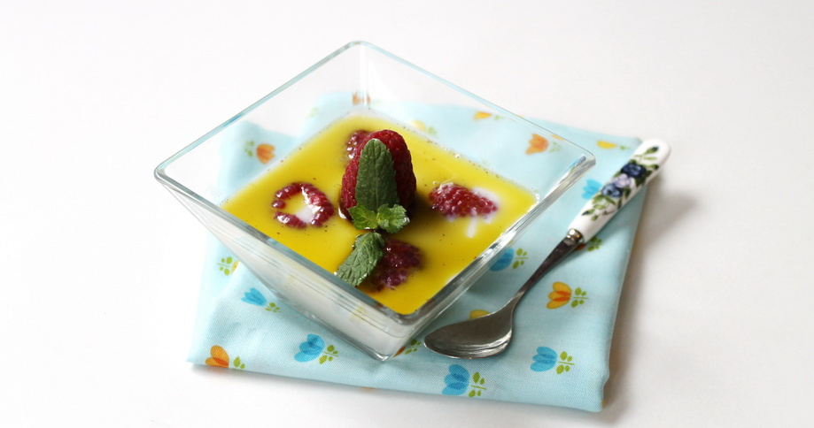 Málnás panna cotta pisztáciaolajjal recept