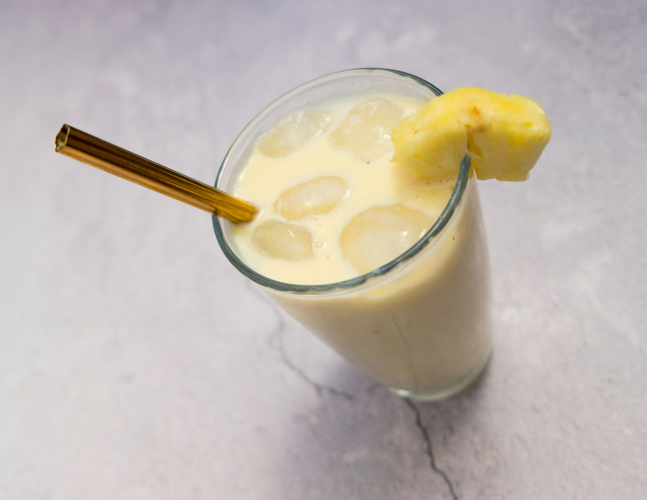 Ananászos lassi mogyoróolajjal – krémes, frissítő ital recept