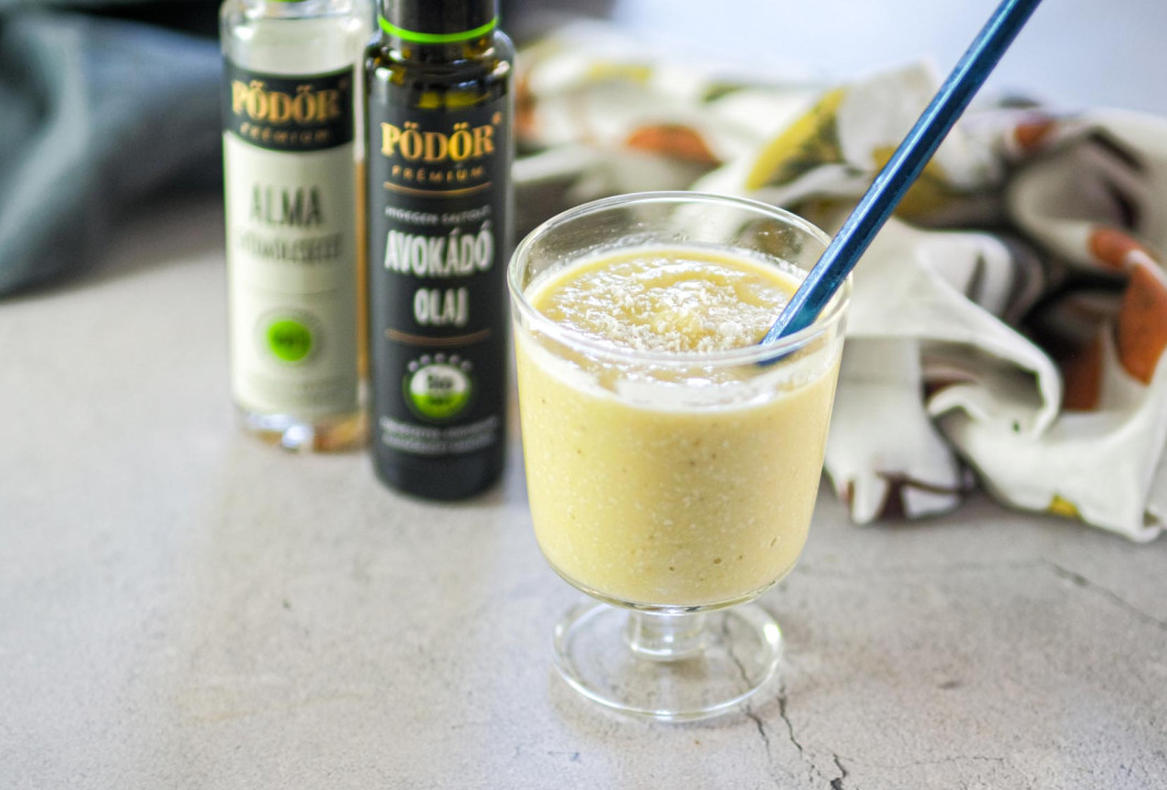 Piña Colada ihlette smoothie bio avokádóolajjal - alkoholmentesen